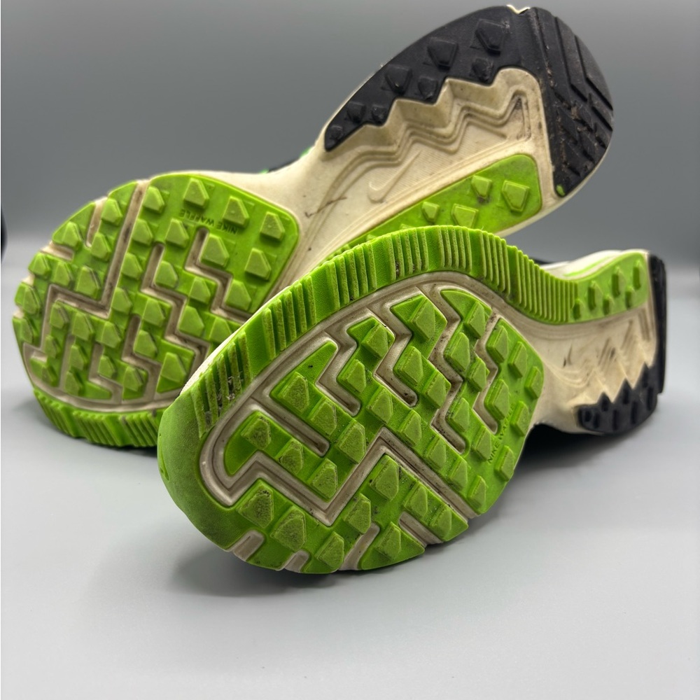 Nike Zoom Winflo 3 Back and Green Running Shoe - 831561-004 - Picture 8 of 8